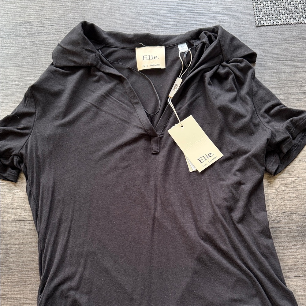 Elie Tahari Black Short Sleeve V-Neck Tee